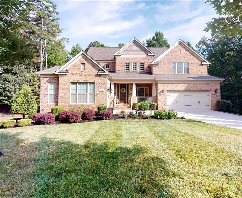1004 Five Leaf Lane