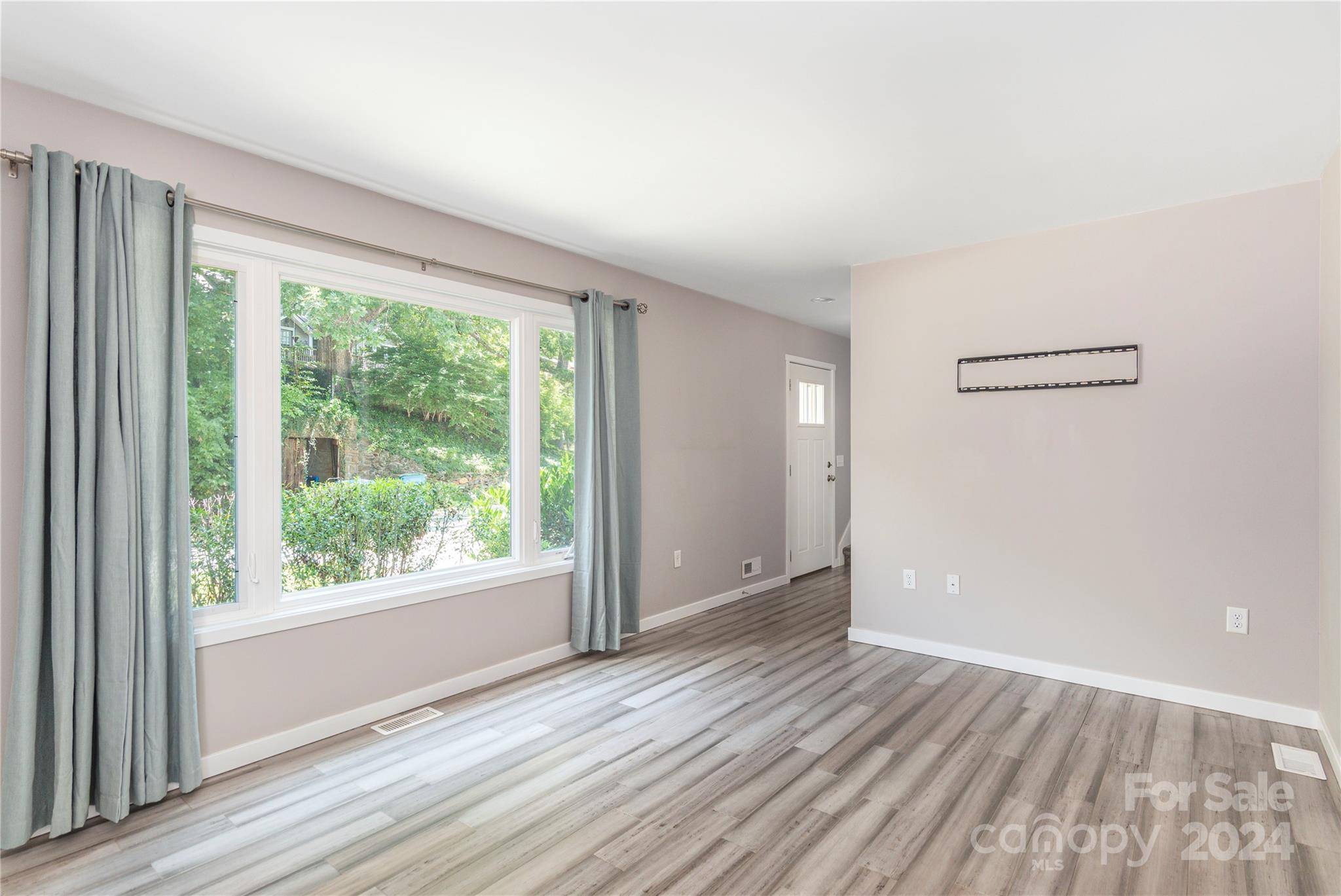 Property image 3 of 125 Park Ridge Avenue in Grovemont, Swannanoa, NC 28778