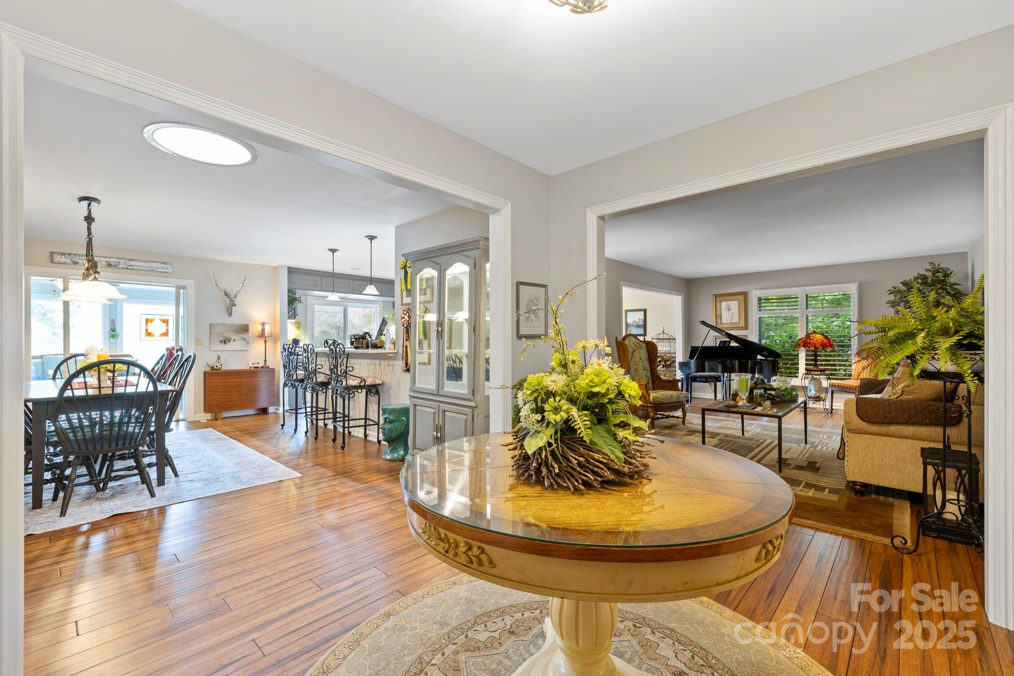 Property image 4 of 214 Vincent Place in Canarian Estates, Hendersonville, NC 28739