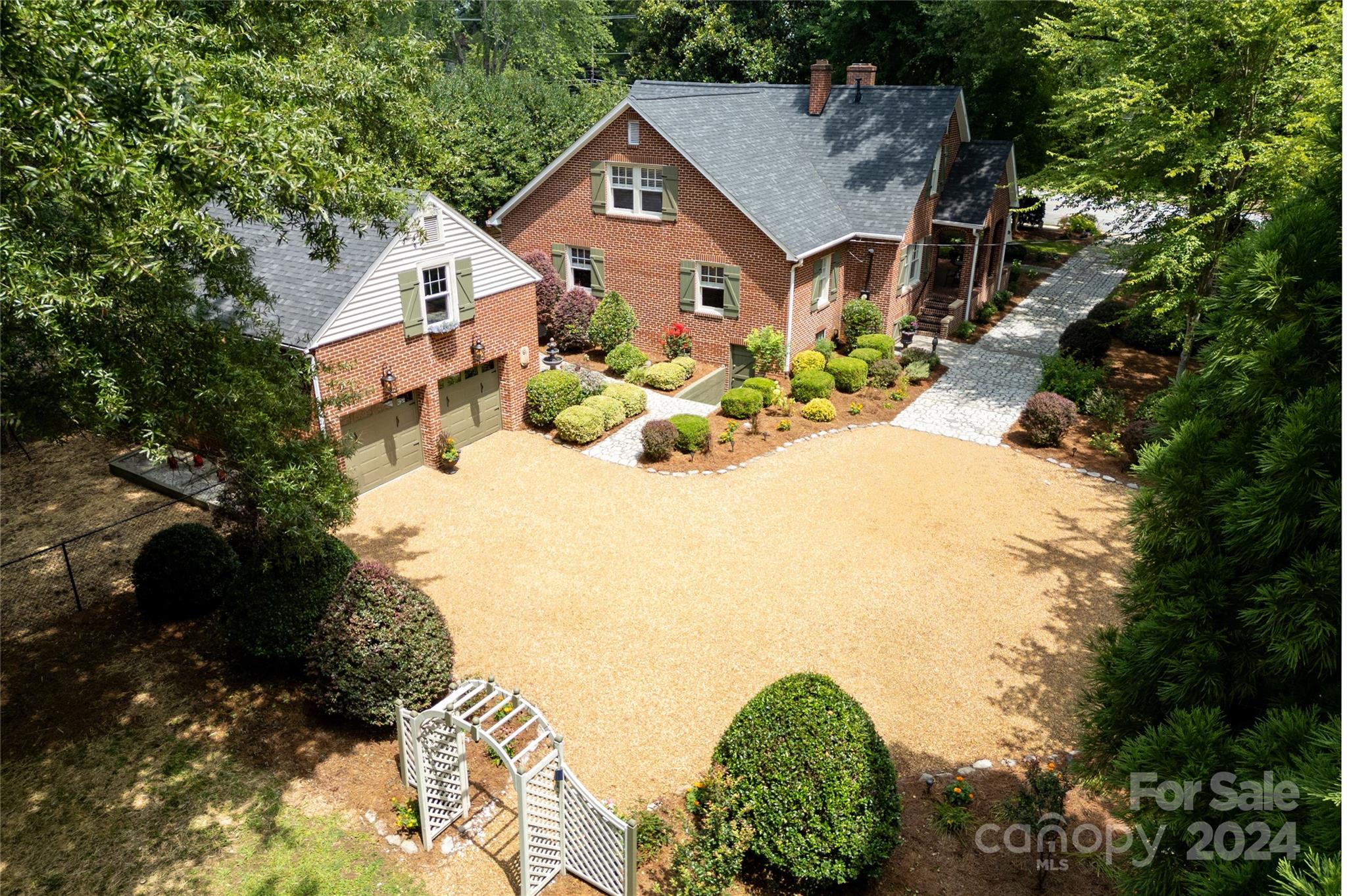 Property image 3 of 1505 Statesville Boulevard in Milford Hills, Salisbury, NC 28144
