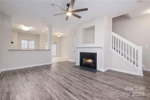 Property image 3 of 6327 Mallard View Lane in Mallard Square, Charlotte, NC 28269
