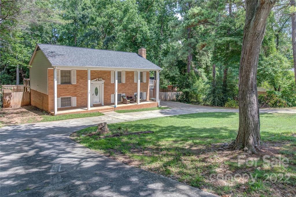 Property image 3 of 722 Brookside Drive in Forest Brook, Gastonia, NC 28056