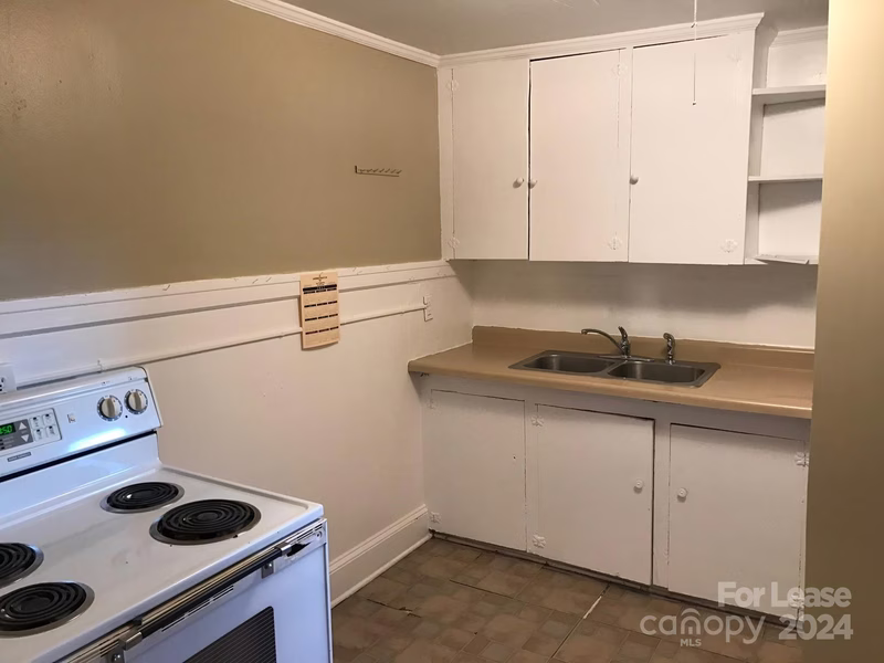 Property image 3 at 610 Davie Avenue, Statesville, NC 28677