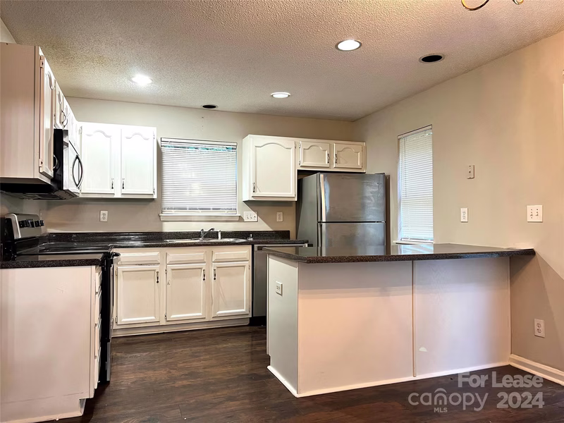 Property image 3 at 3210 Summercroft Lane, Charlotte, NC 28269