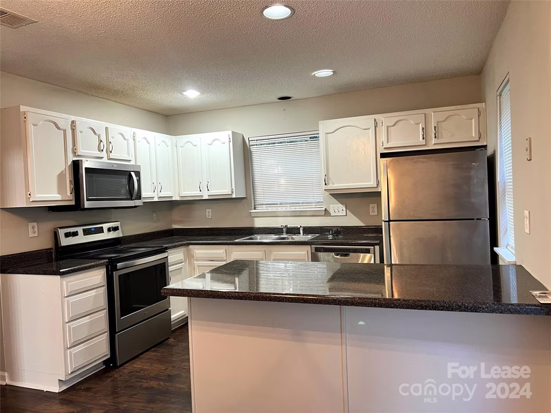 Property image 4 at 3210 Summercroft Lane, Charlotte, NC 28269