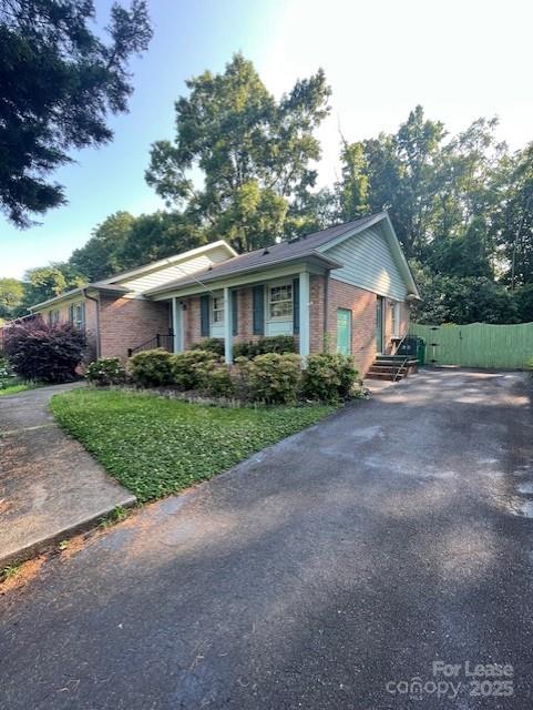 Property image 3 of 1939 Edgewater Drive in Starmount, Charlotte, NC 28210
