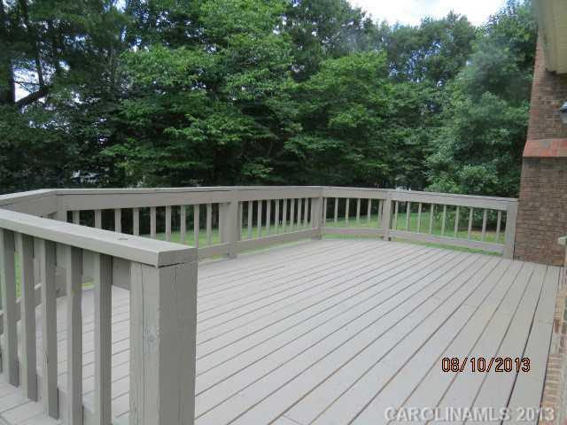 Property image 3 of 529 River Oaks Lane in Wimbledon, Charlotte, NC 28226
