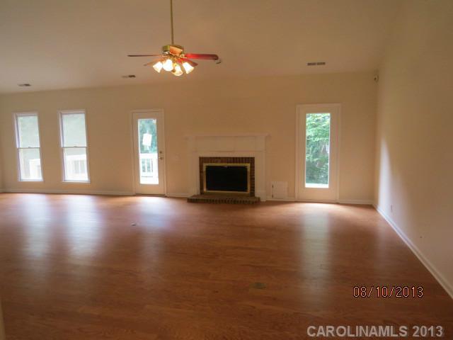 Property image 5 of 529 River Oaks Lane in Wimbledon, Charlotte, NC 28226