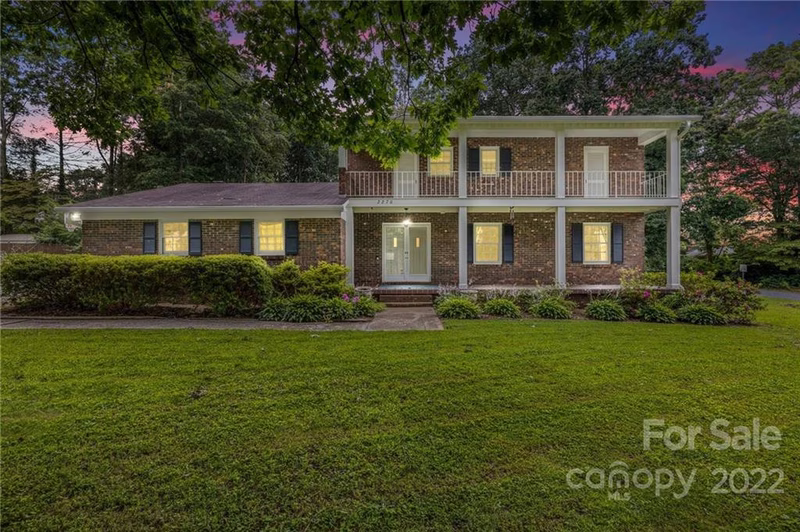 2270 Glenheath Drive