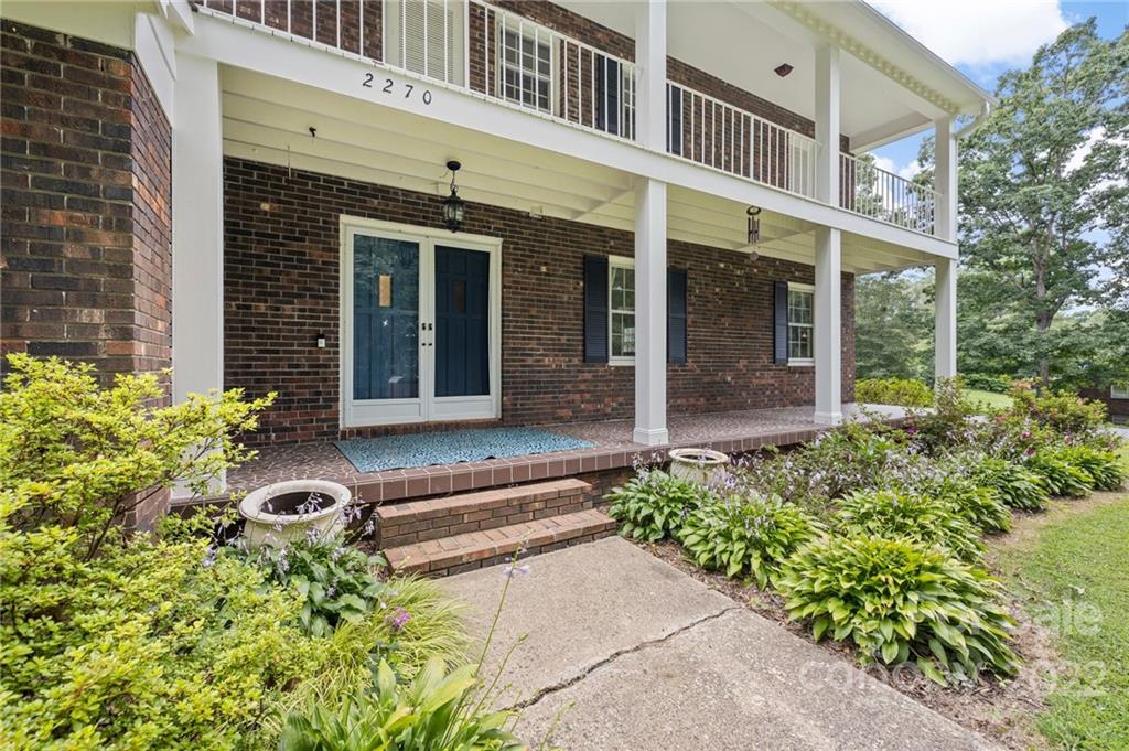 Property image 4 of 2270 Glenheath Drive in Heatherwood, Hendersonville, NC 28791