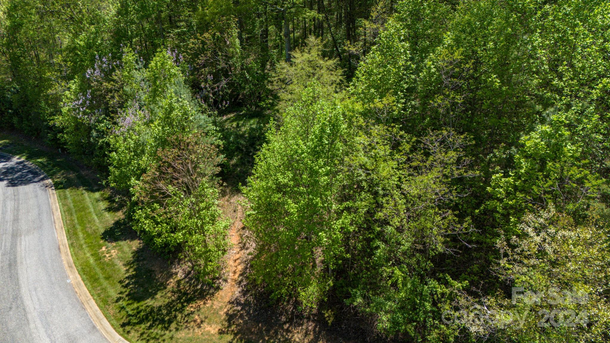 Property image 3 of 504 Barrington Drive in Poplar Ridge, Asheville, NC 28803