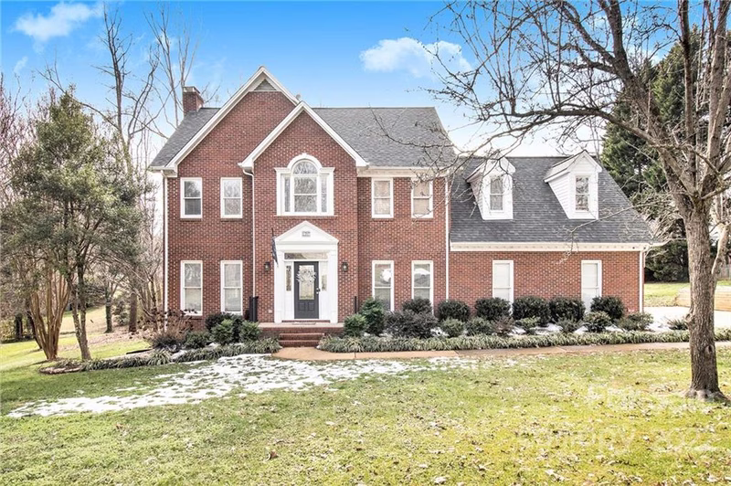 1507 Village Court