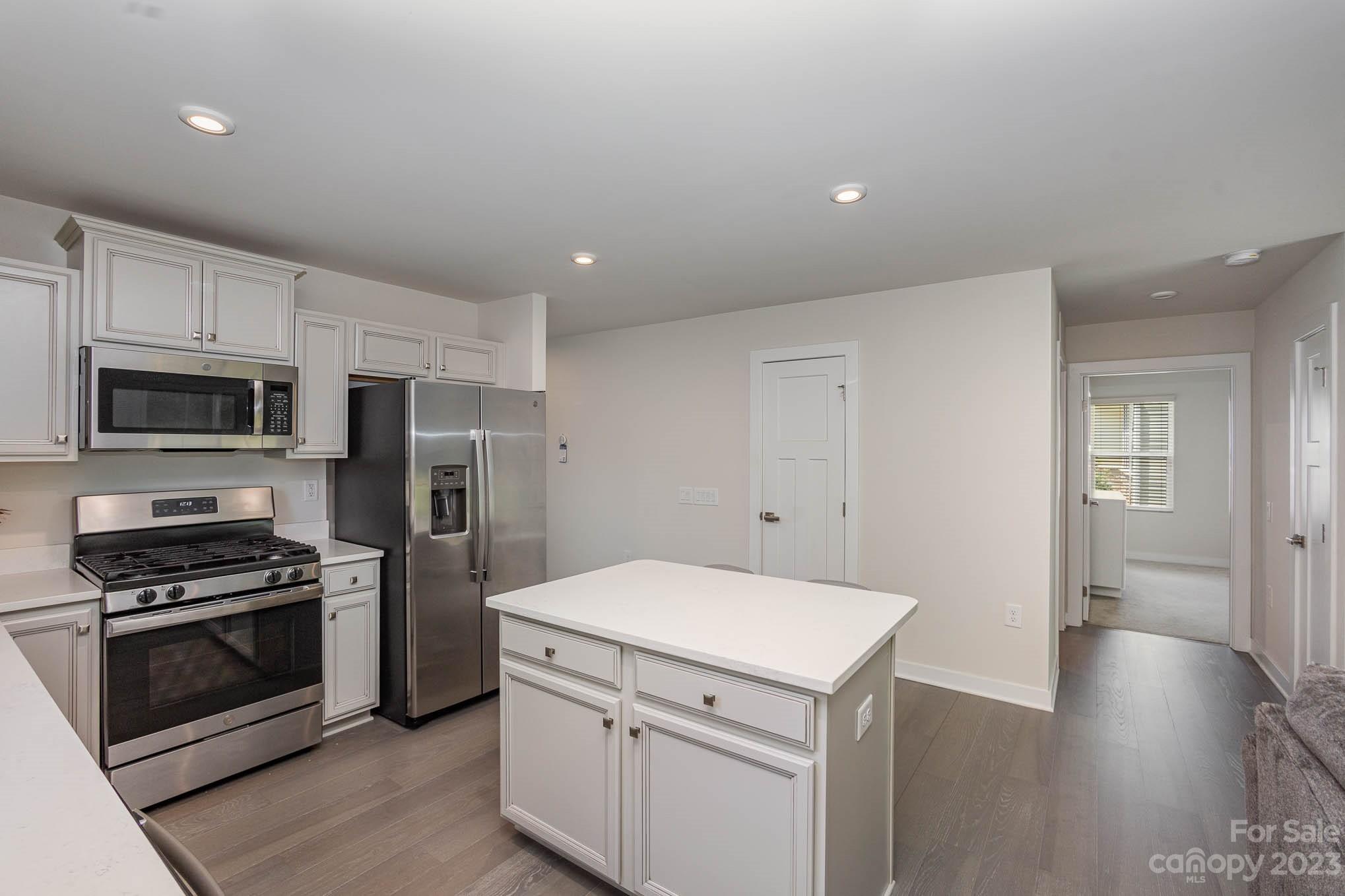 Property image 4 of 9613 Wardley Drive in Woodgrove, Charlotte, NC 28215