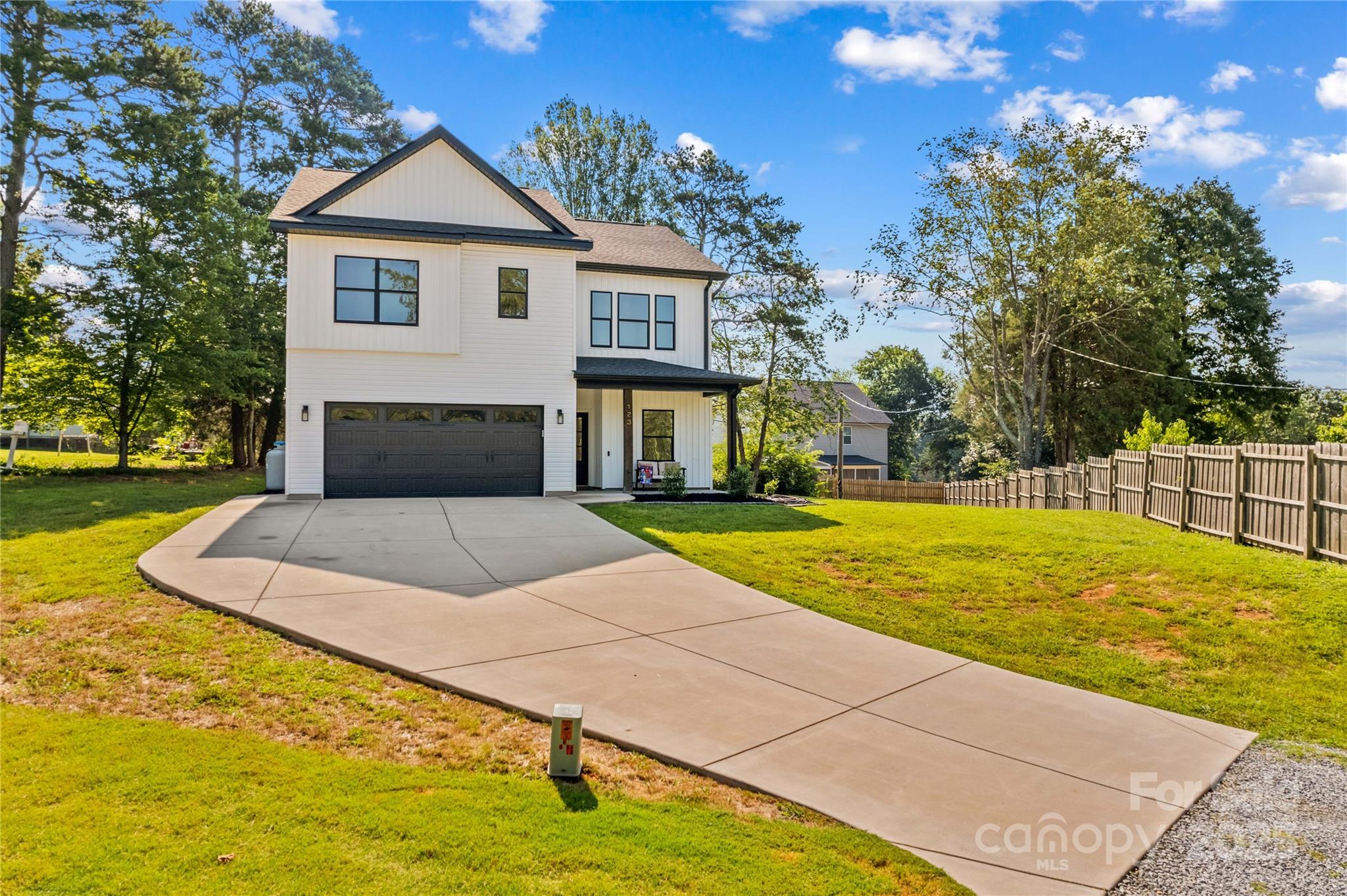 Property image 4 of 123 Ensign Place in Cove View Park, Mooresville, NC 28117