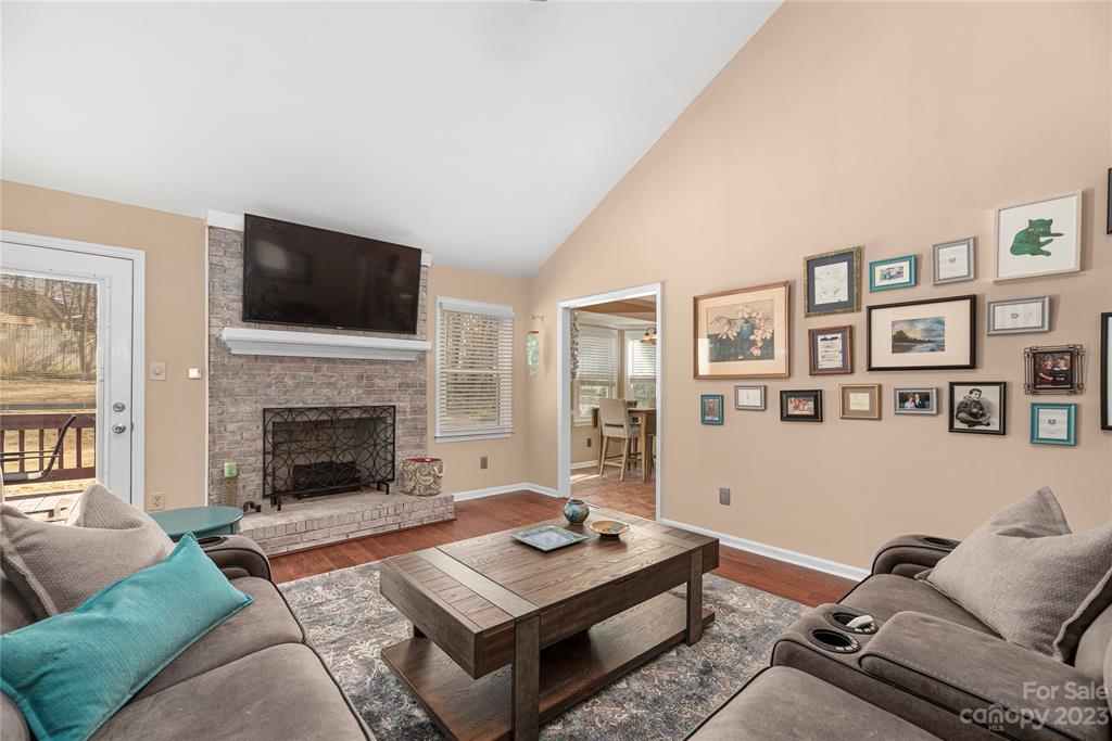 Property image 3 of 108 Steuben Drive in Shepherds Vineyard, Huntersville, NC 28078