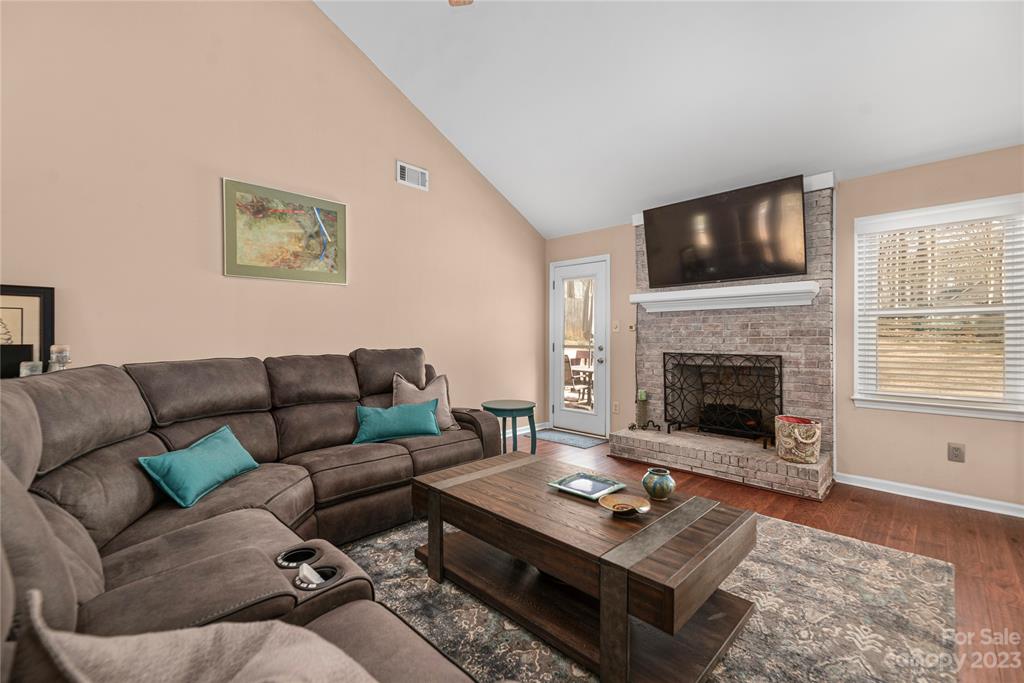 Property image 4 of 108 Steuben Drive in Shepherds Vineyard, Huntersville, NC 28078