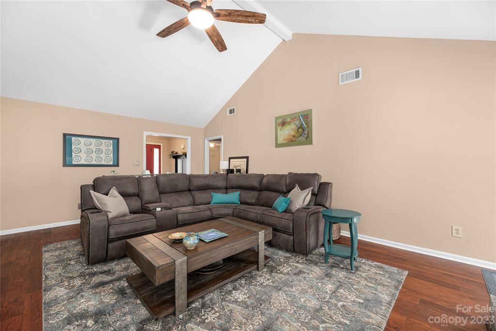 Property image 5 of 108 Steuben Drive in Shepherds Vineyard, Huntersville, NC 28078