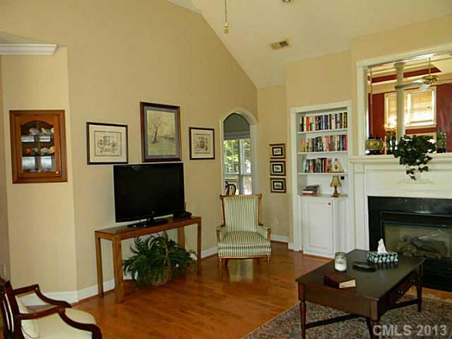Property image 5 of 1535 Elkhart Circle in Hoffman Place, Gastonia, NC 28054