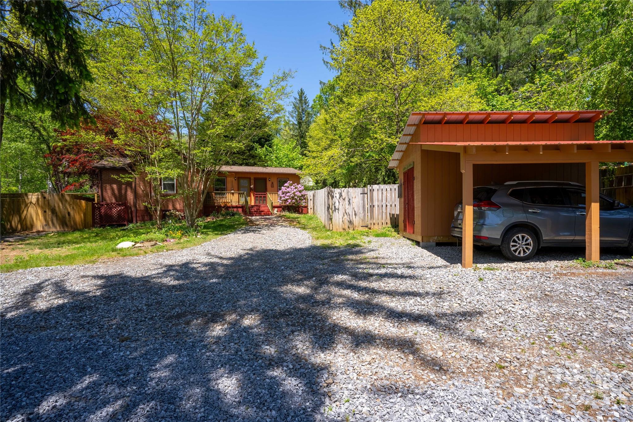 Property image 3 of 100 Park Ridge Avenue in Grovemont, Swannanoa, NC 28778