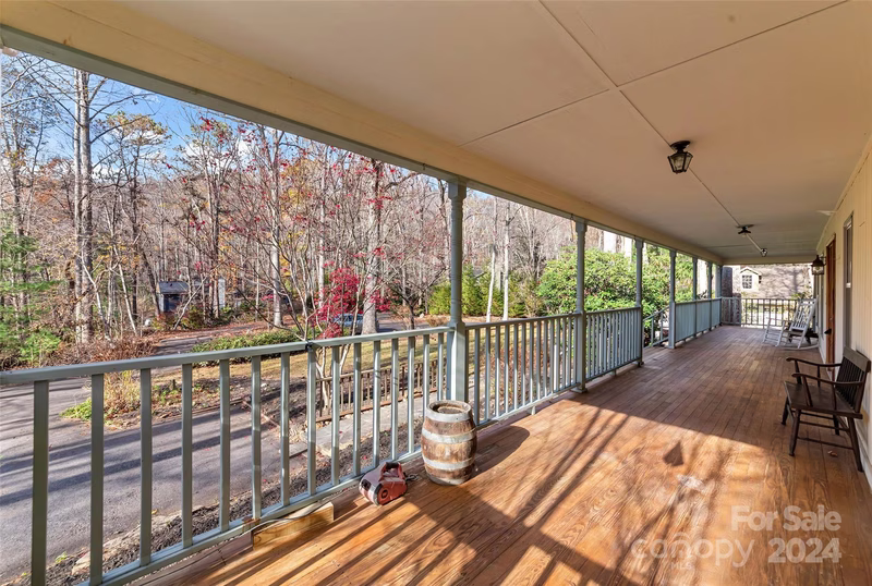 Property image 5 at 8 Indian Ridge Road, Asheville, NC 28803