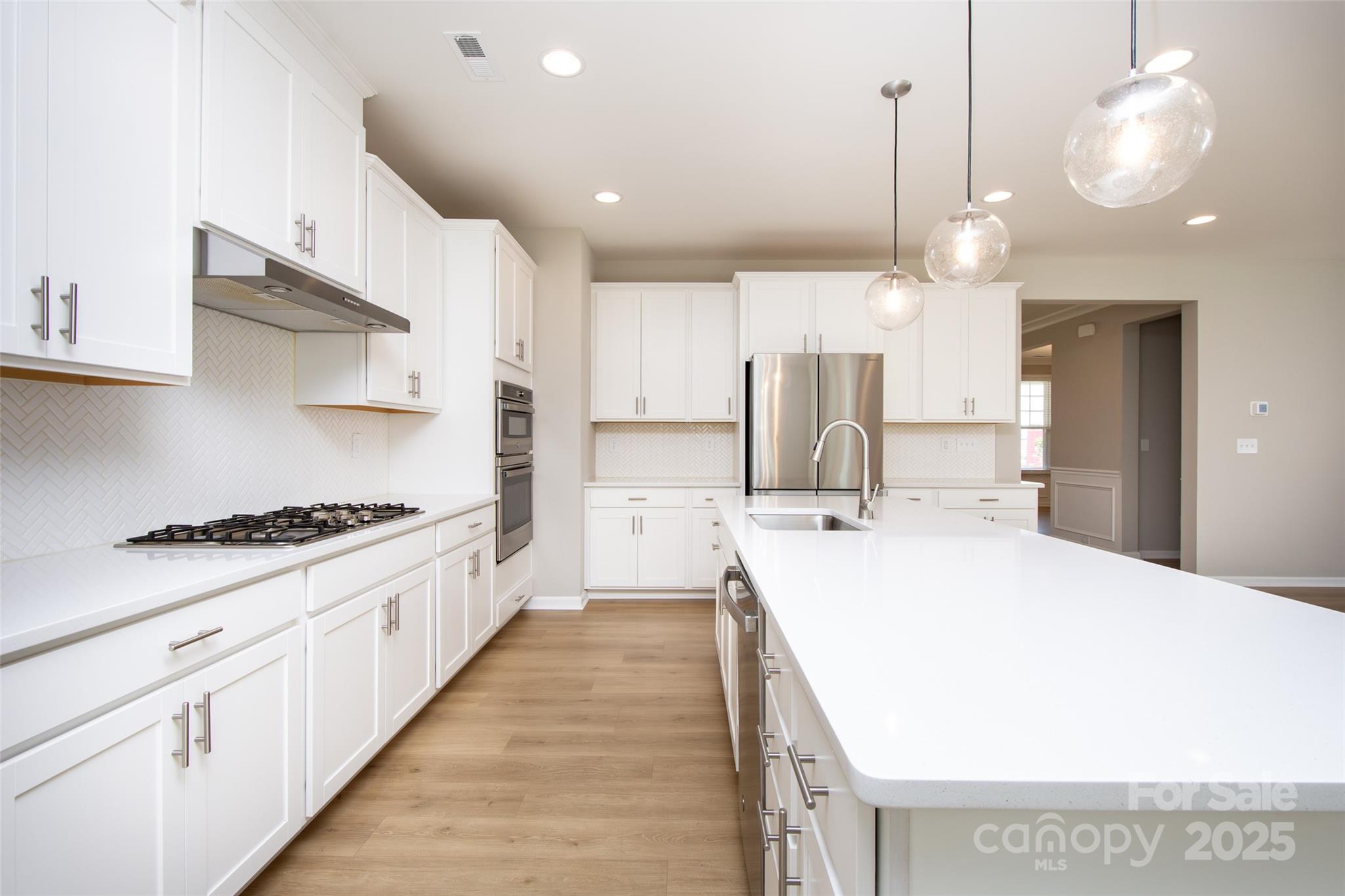 Property image 3 of 256 W Waterlynn Road in Reids Cove, Mooresville, NC 28117