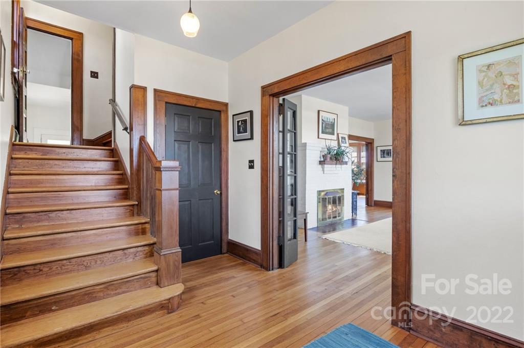 Property image 5 of 117 Furman Avenue in Oak Park, Asheville, NC 28801
