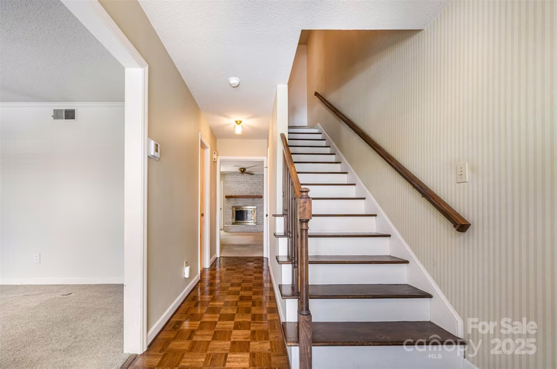 Property image 5 at 6616 Bunker Hill Circle, Charlotte, NC 28210