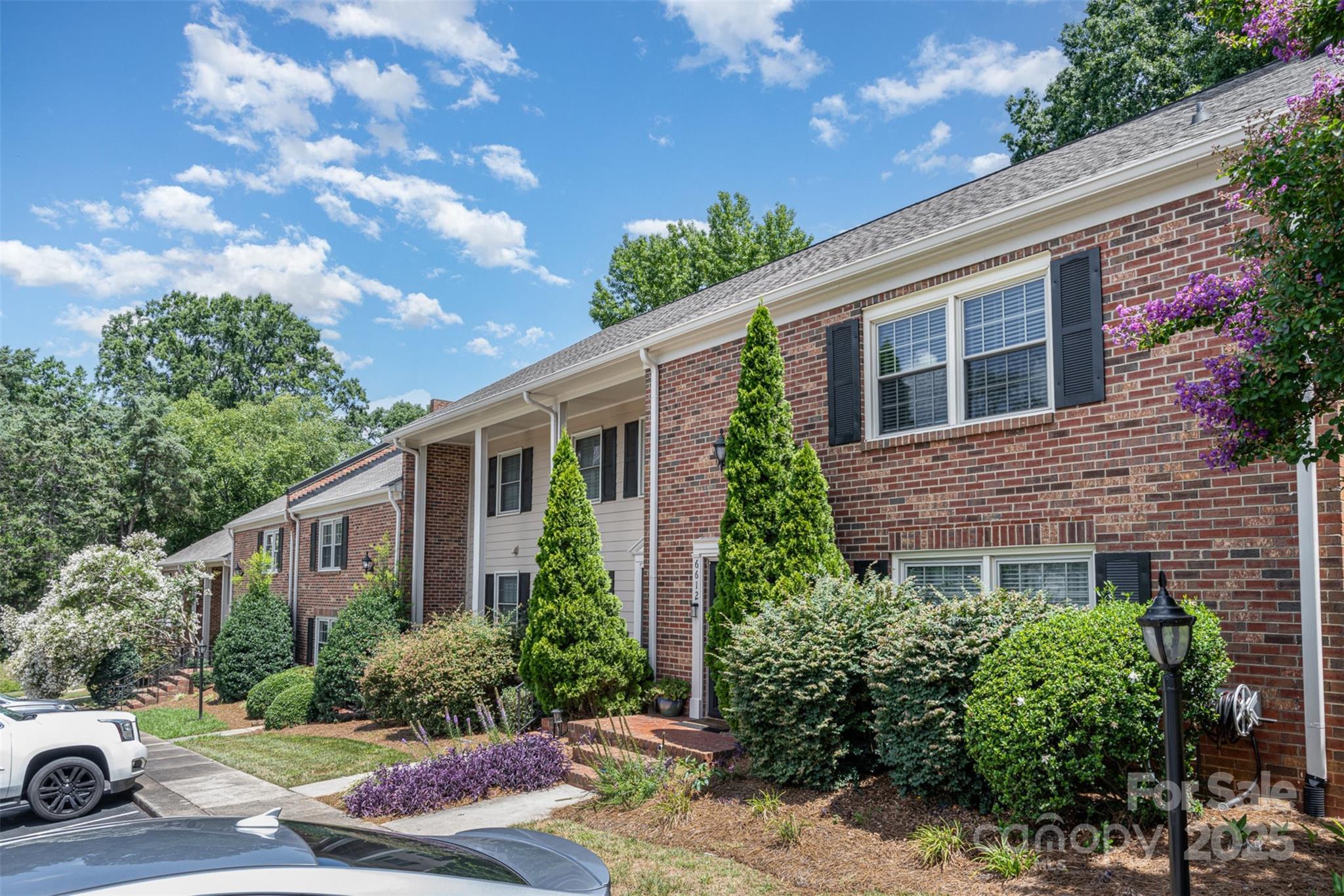 Property image 3 of 6616 Bunker Hill Circle in Olde Georgetowne, Charlotte, NC 28210