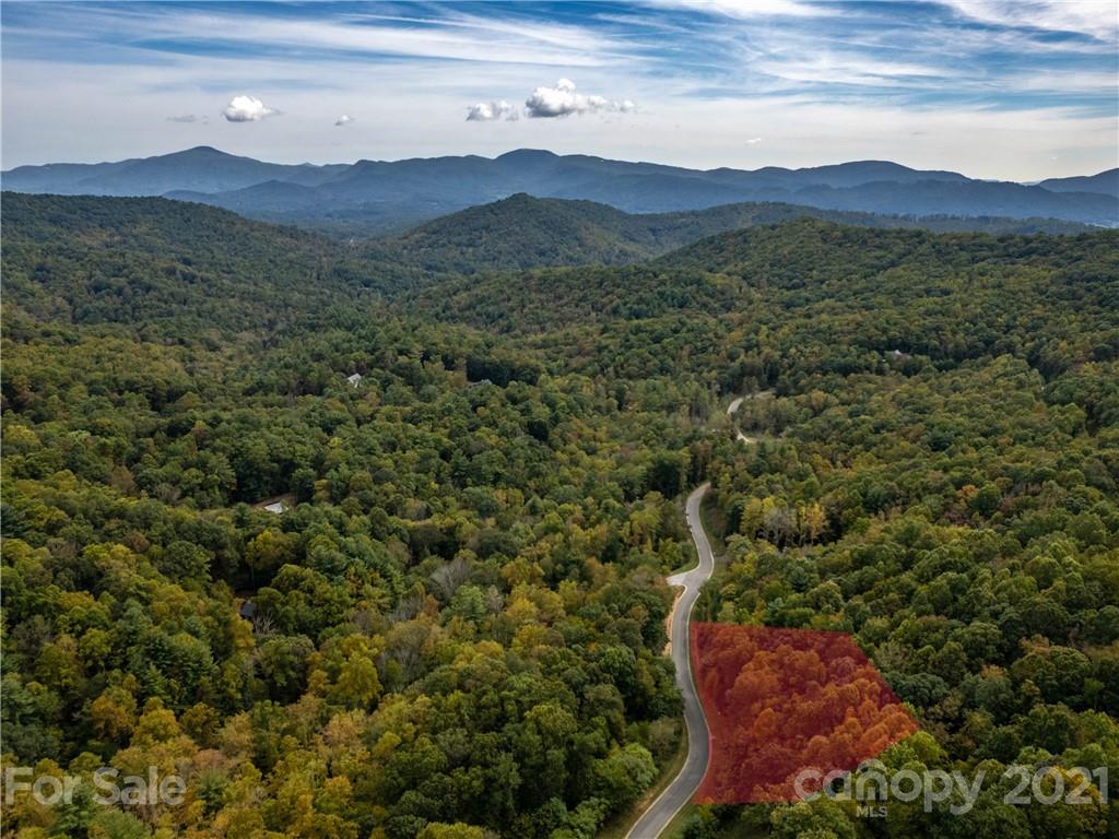 Property image 4 of 490 Barrington Drive in Poplar Ridge, Asheville, NC 28803