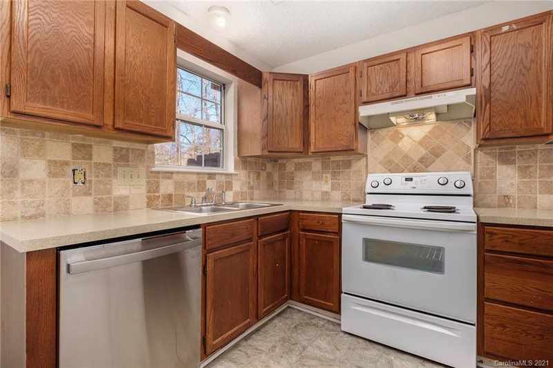 Property image 4 at 7818 Pelican Court, Charlotte, NC 28227