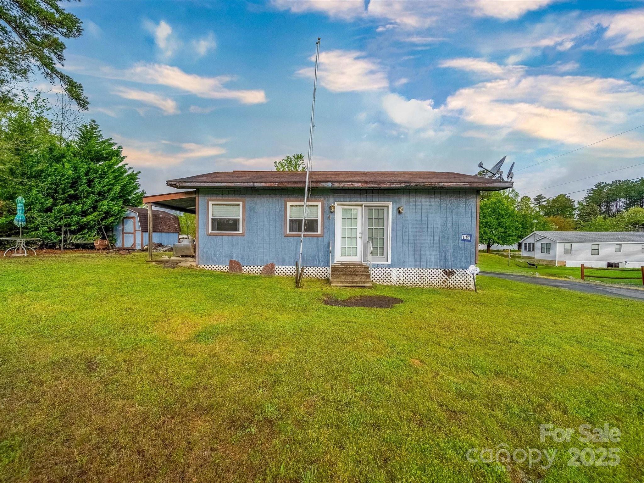 Property image 3 of 111 Sunshine Trail in Twin Harbor, Mount Gilead, NC 27306
