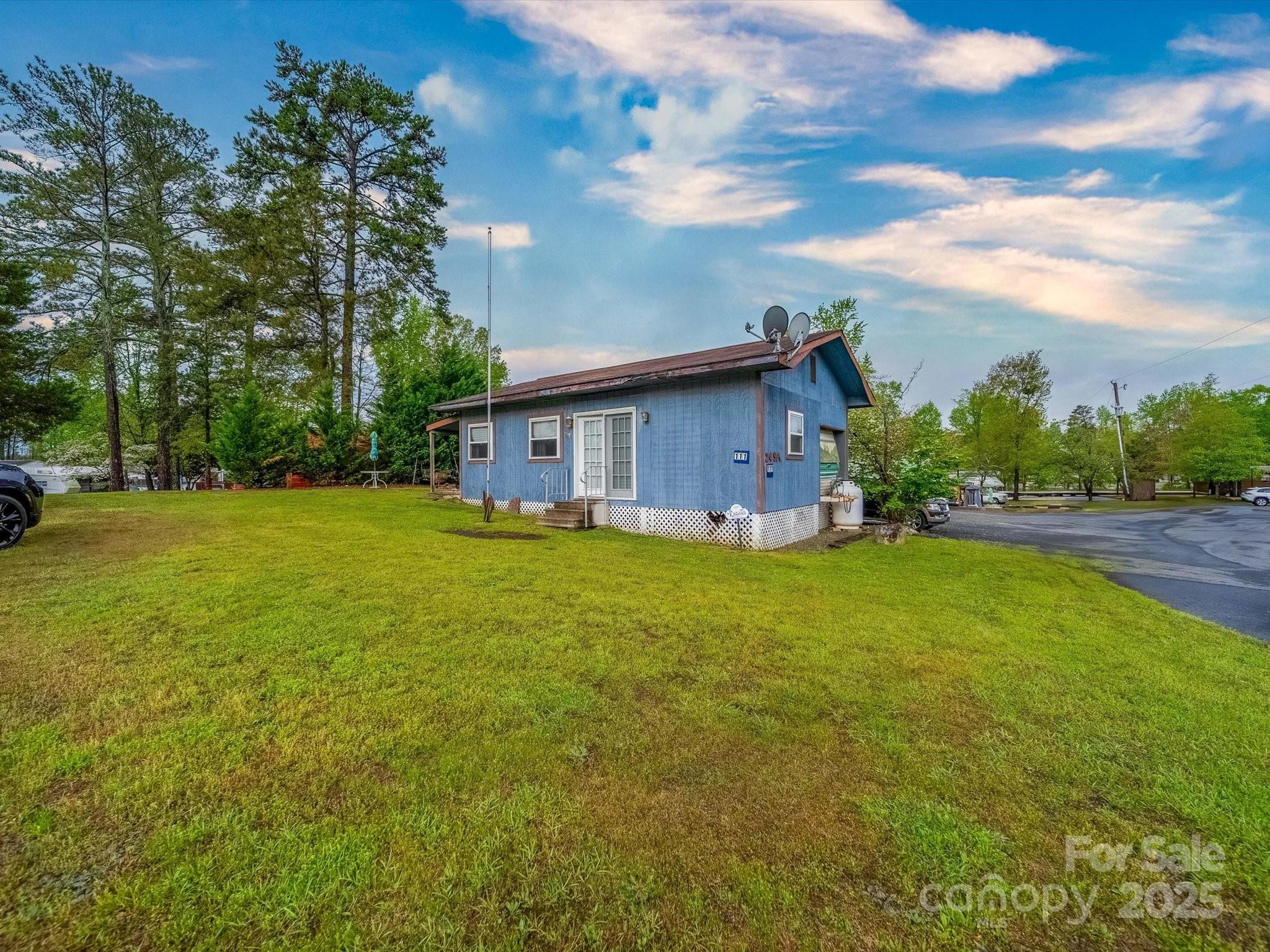 Property image 4 of 111 Sunshine Trail in Twin Harbor, Mount Gilead, NC 27306