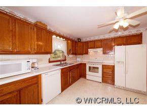 Property image 2 of 206 Vincent Place in Canarian Estates, Hendersonville, NC 28739