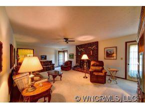 Property image 3 of 206 Vincent Place in Canarian Estates, Hendersonville, NC 28739