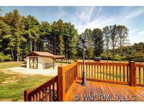Property image 4 of 206 Vincent Place in Canarian Estates, Hendersonville, NC 28739