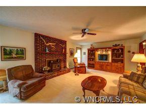 Property image 5 of 206 Vincent Place in Canarian Estates, Hendersonville, NC 28739