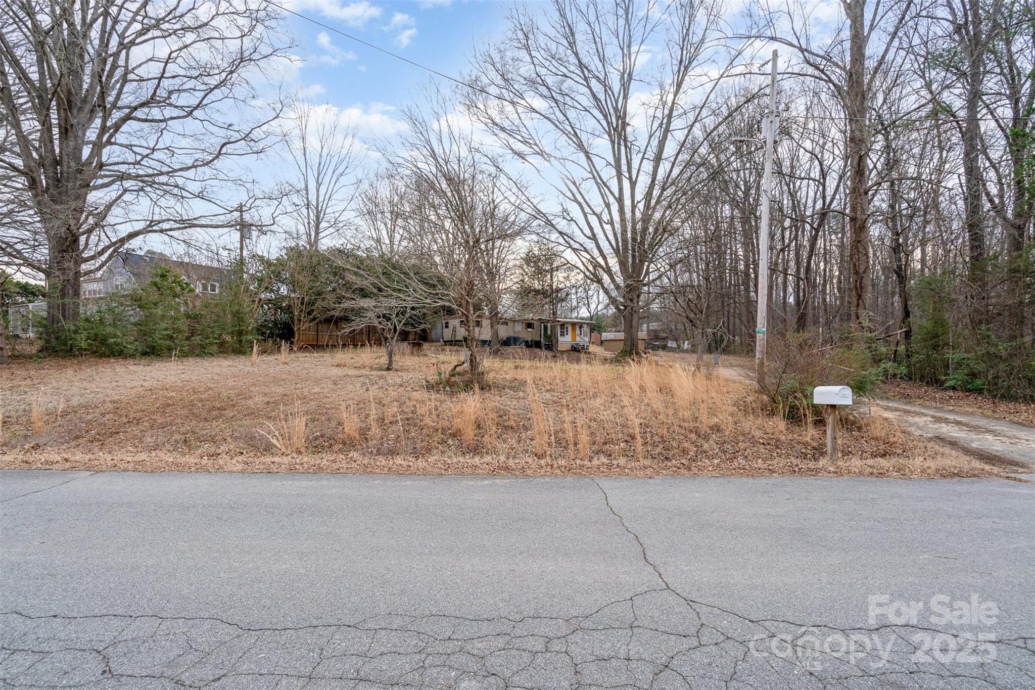 Property image 4 of 4944 Vagabond Lane in Mobile Home Estates, Sherrills Ford, NC 28673