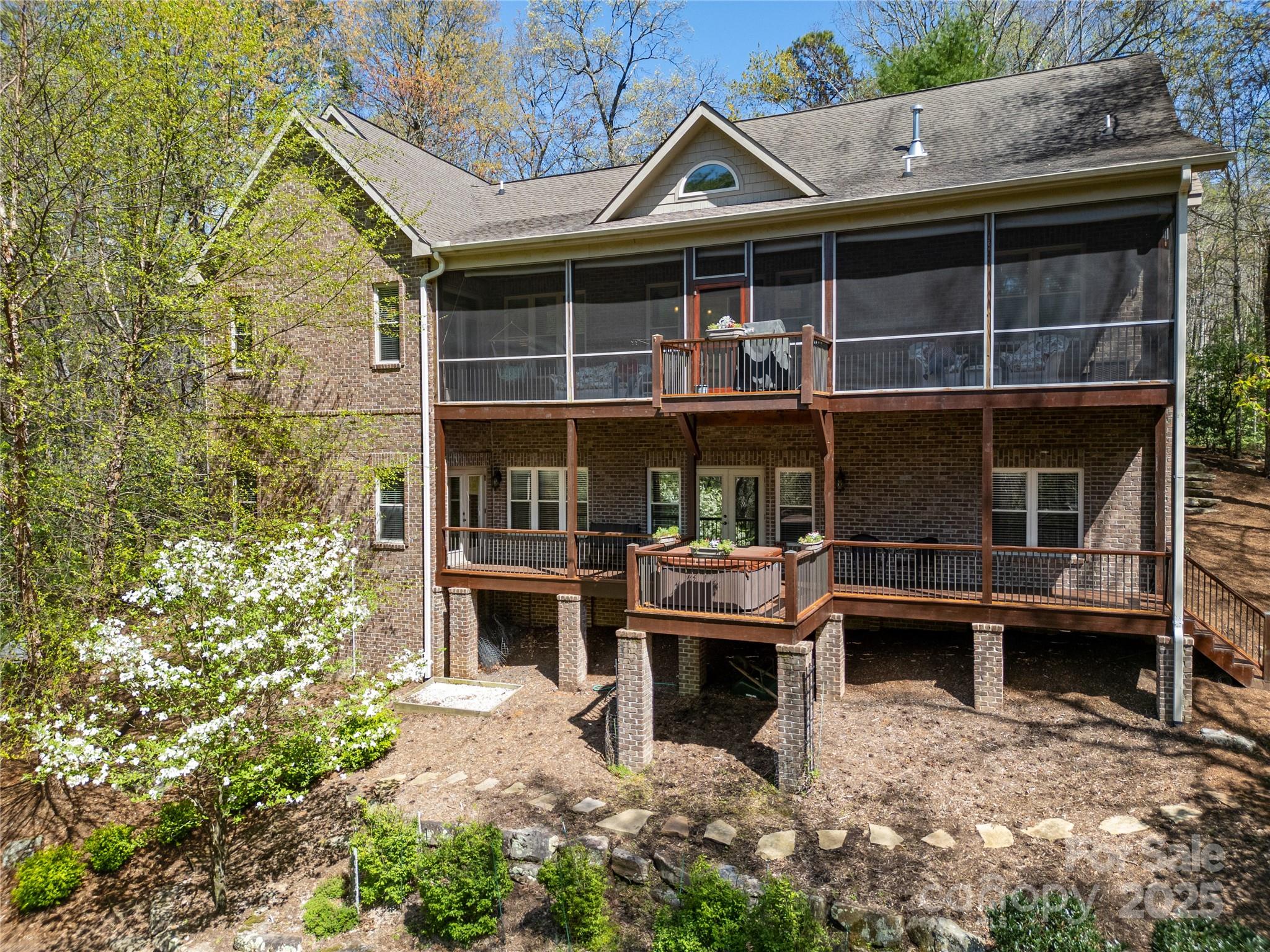 Property image 3 of 986 Salola Lane in Connestee Falls, Brevard, NC 28712