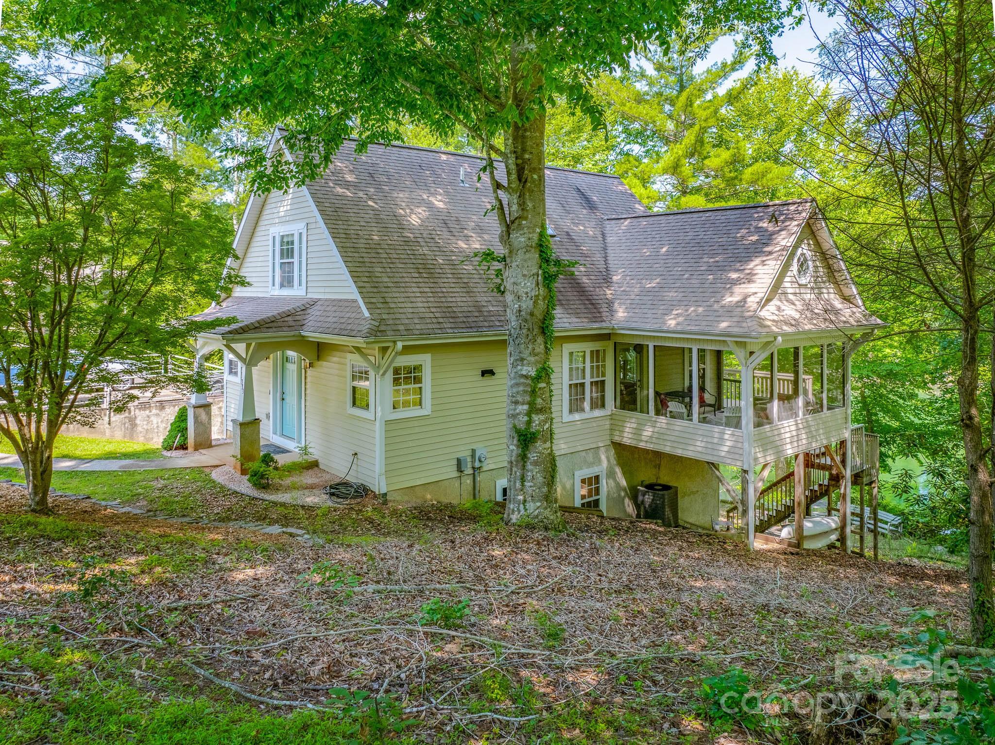 Property image 4 of 333 Lentz Landing Lane in Waterglyn, Nebo, NC 28761