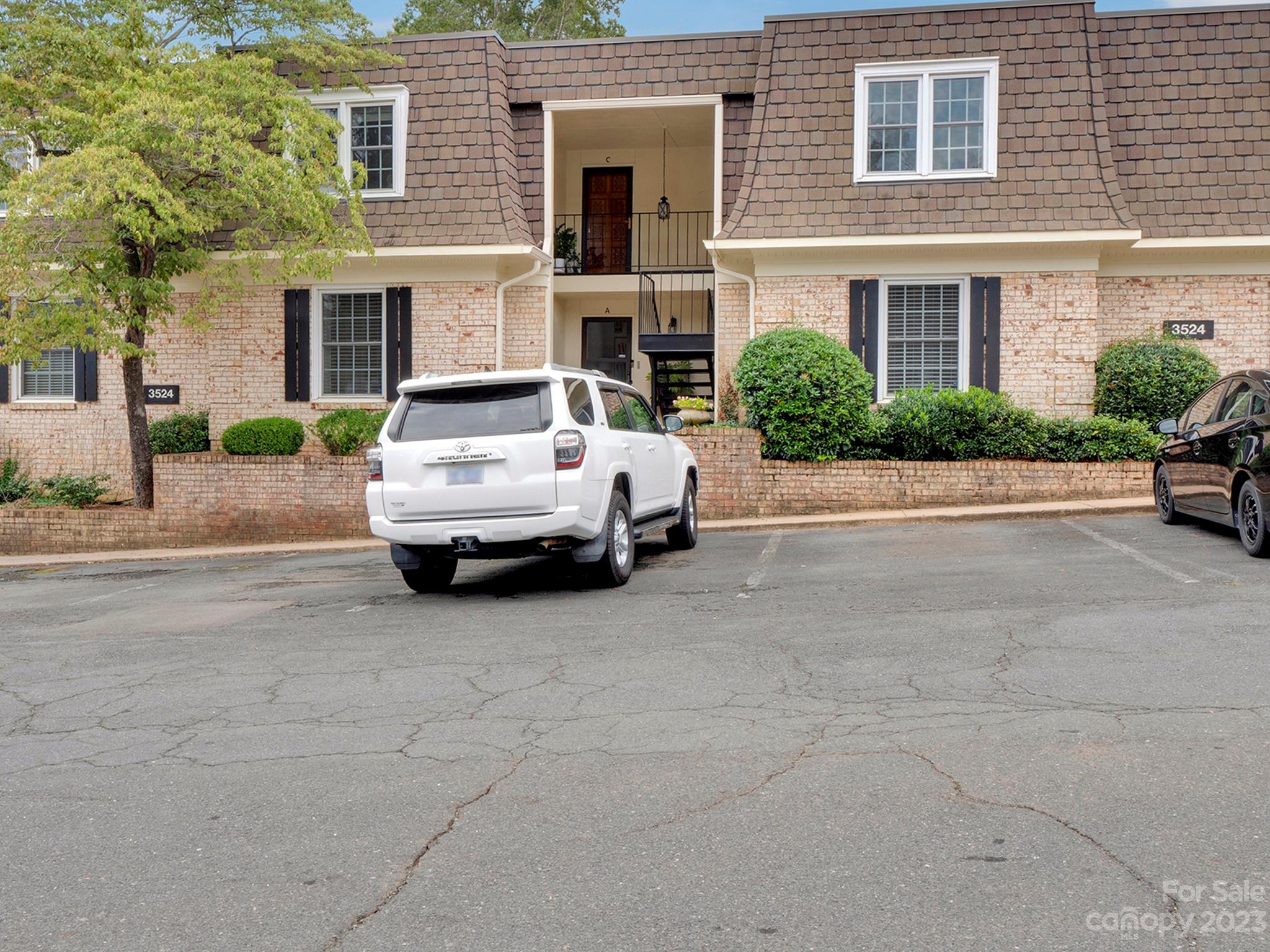 Property image 2 of 3524 Colony Road in Trianon, Charlotte, NC 28211