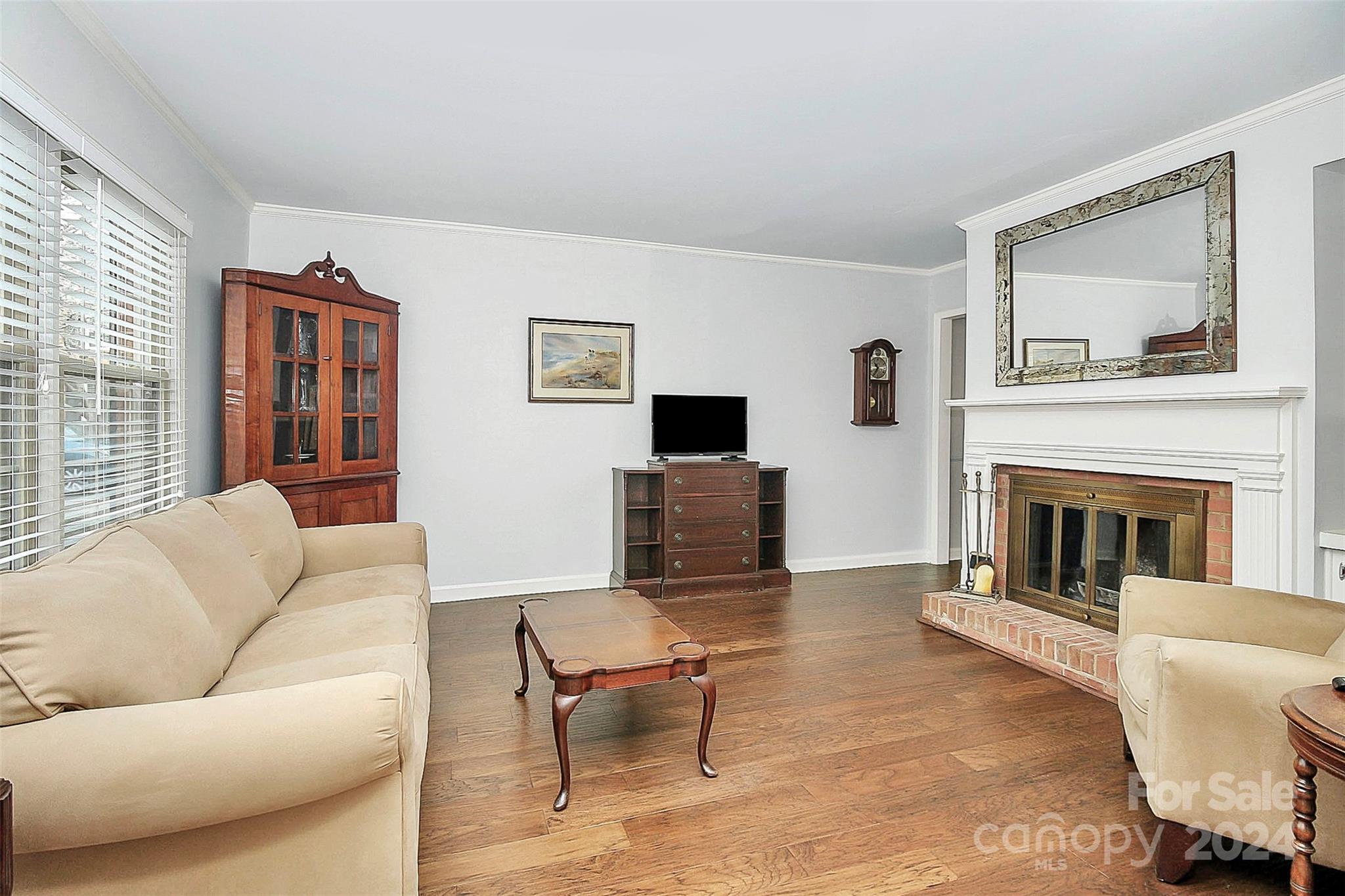 Property image 3 of 6687 Bunker Hill Circle in Olde Georgetowne, Charlotte, NC 28210