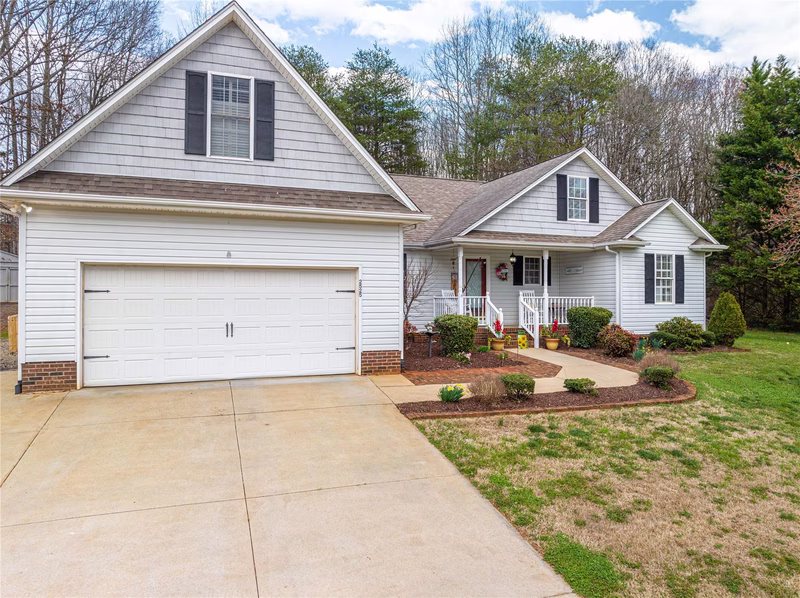 2525 Carriage Lane