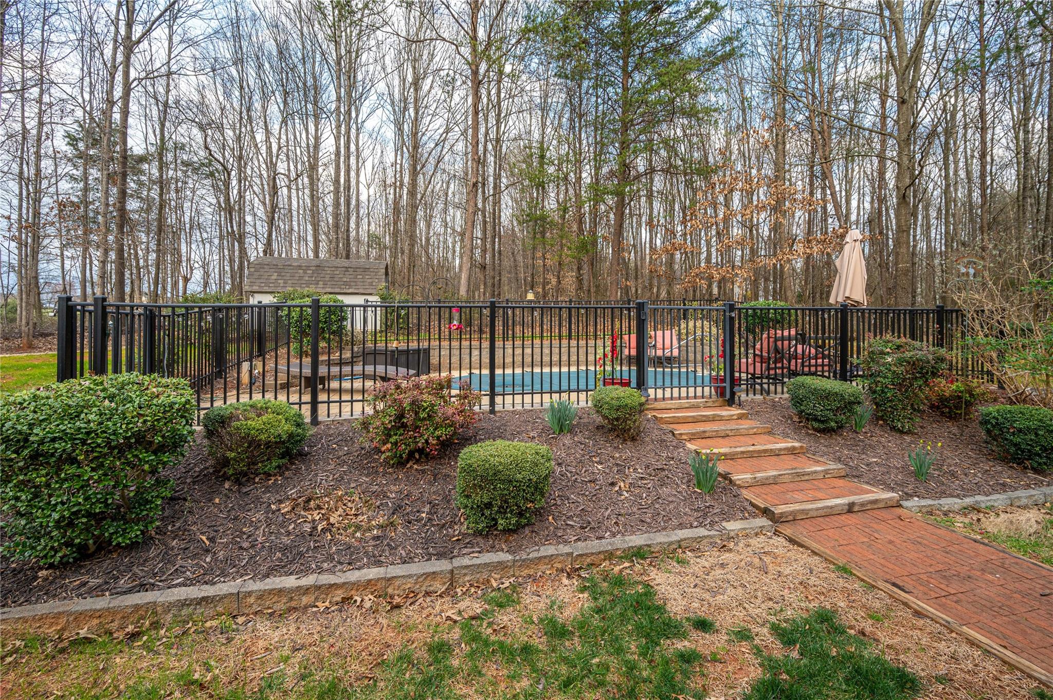 Property image 4 of 2525 Carriage Lane in Grandview Farms, Lincolnton, NC 28092