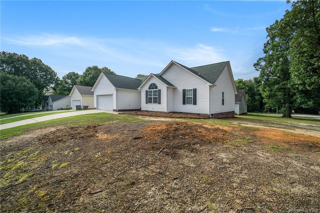 Property image 2 of 1602 Barbara Ann Circle in Brantley Creek, Kannapolis, NC 28082