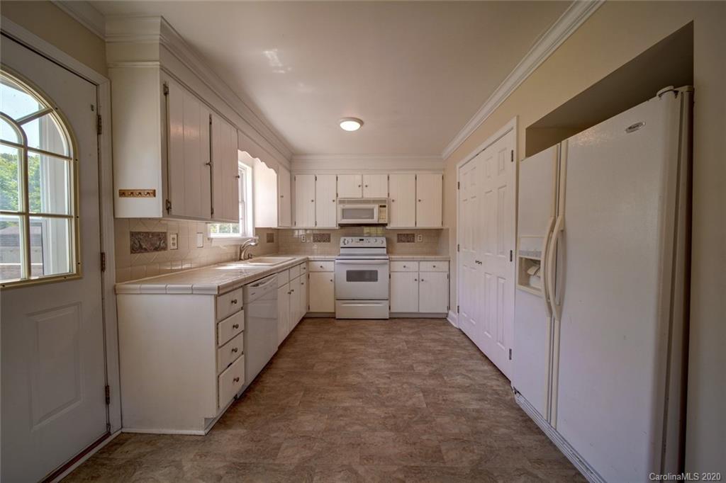 Property image 2 of 121 Hemlock Drive in Rolling Hills, Salisbury, NC 28147