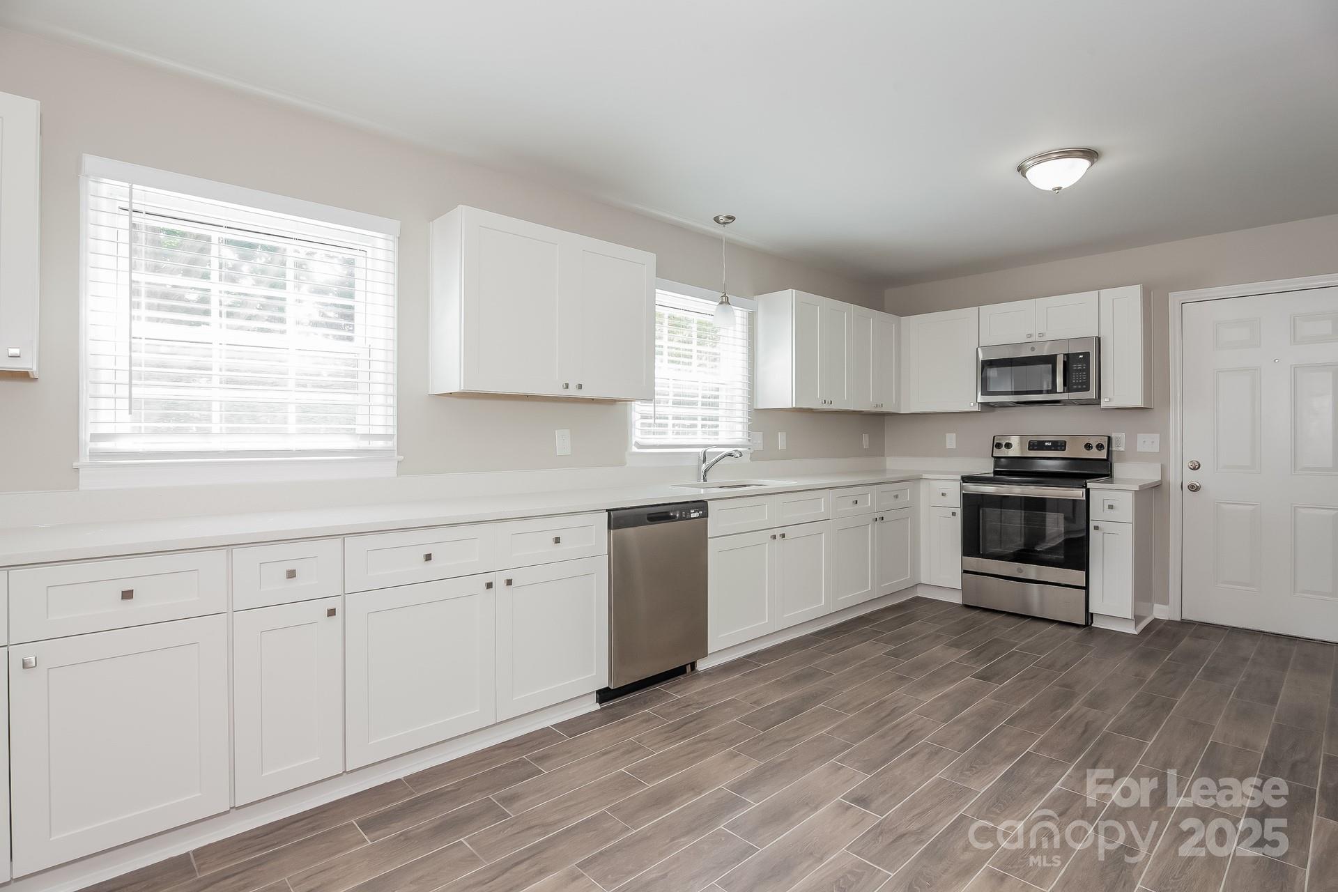 Property image 5 of 1200 Castlegate Street in Kingswood, Gastonia, NC 28054