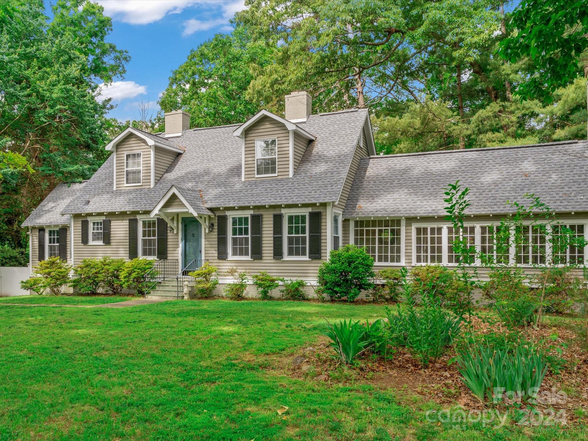 Property image 2 of 120 Colonial Drive in Milford Hills, Salisbury, NC 28144