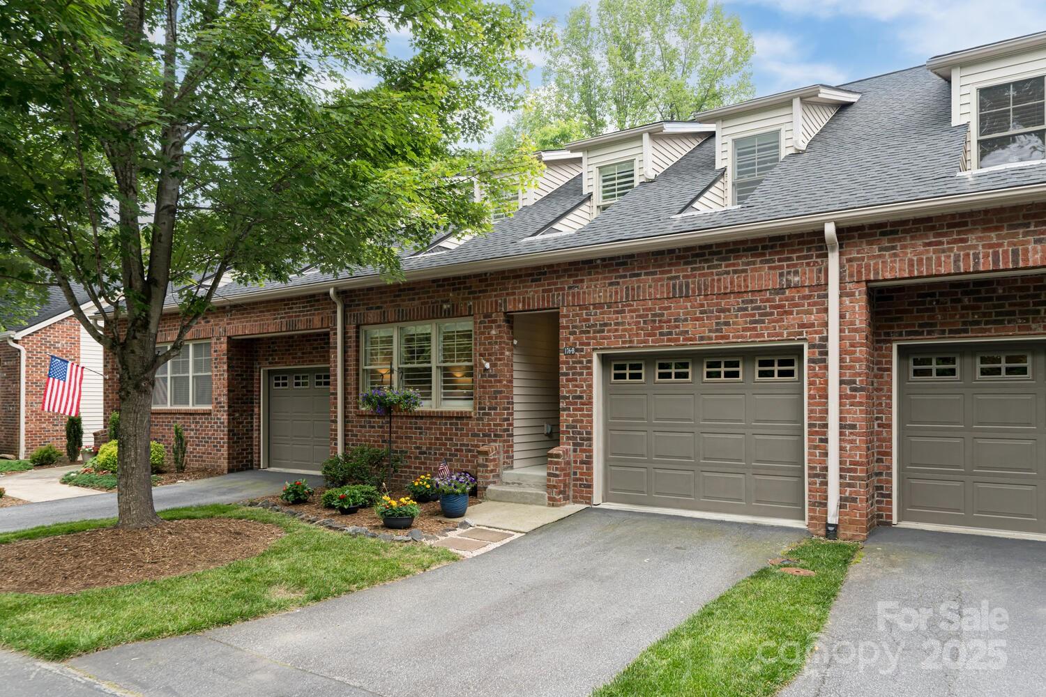 Property image 3 of 176 B Wash Creek Drive in The Cloisters, Hendersonville, NC 28739