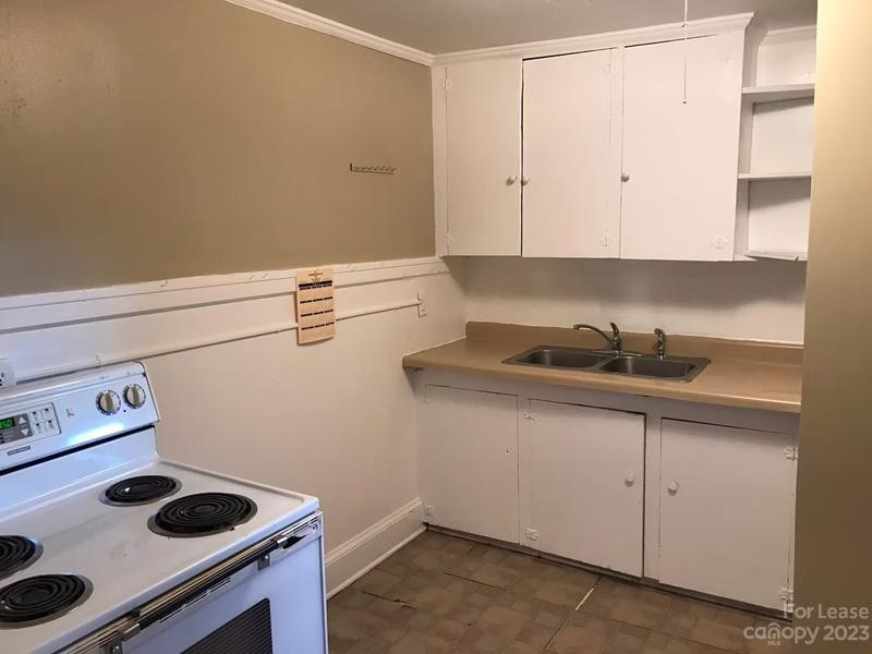 Property image 3 at 610 Davie Avenue, Statesville, NC 28677