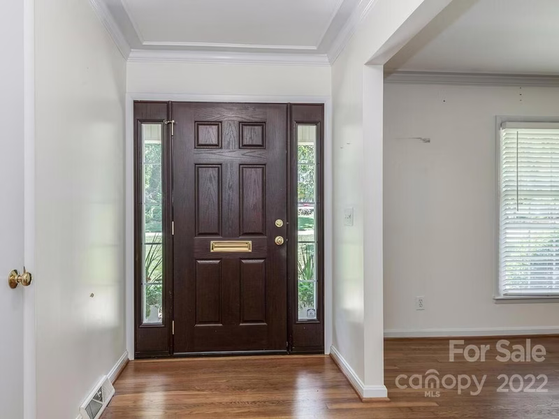 Property image 3 at 3041 Brookridge Lane, Charlotte, NC 28211